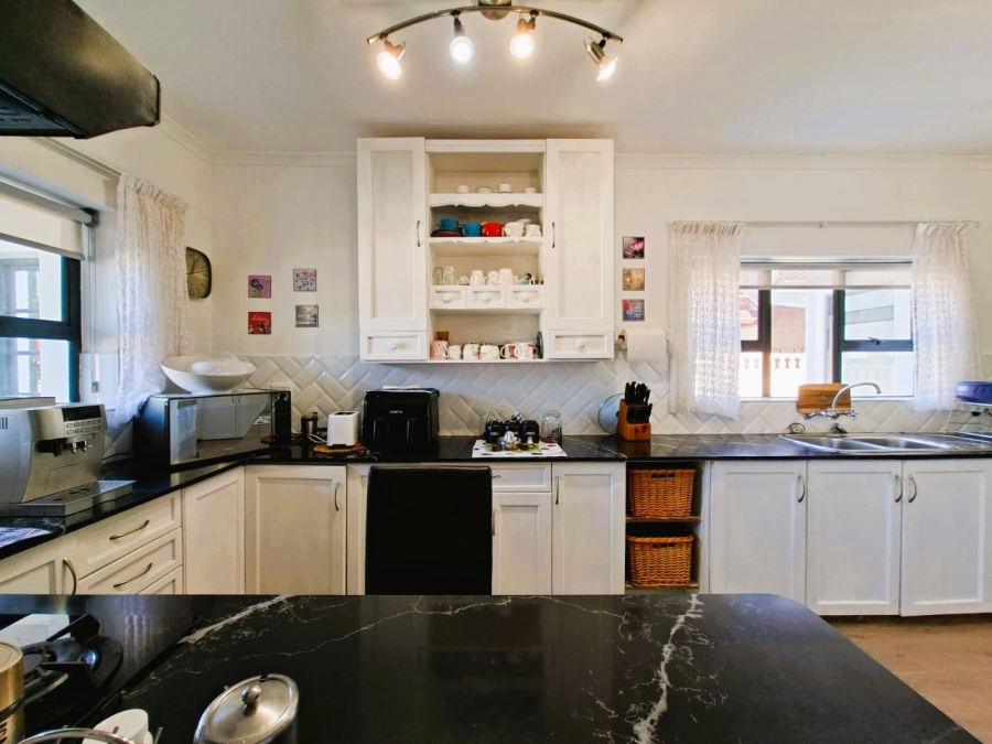3 Bedroom Property for Sale in Heuningkloof Western Cape